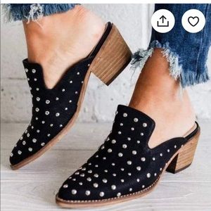Aridity girl studded mules